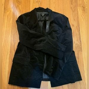 Never-worn LuLu’s black velvet blazer